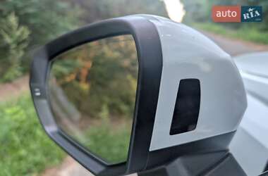 Внедорожник / Кроссовер Audi Q3 2023 в 