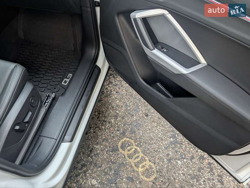 Внедорожник / Кроссовер Audi Q3 2023 в Борисполе