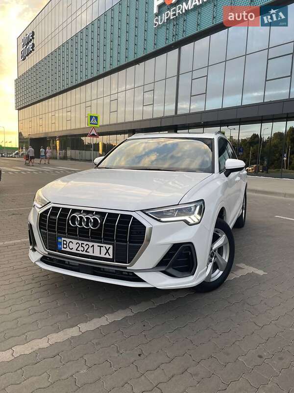 Внедорожник / Кроссовер Audi Q3 2021 в Львове