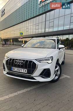 Внедорожник / Кроссовер Audi Q3 2021 в 