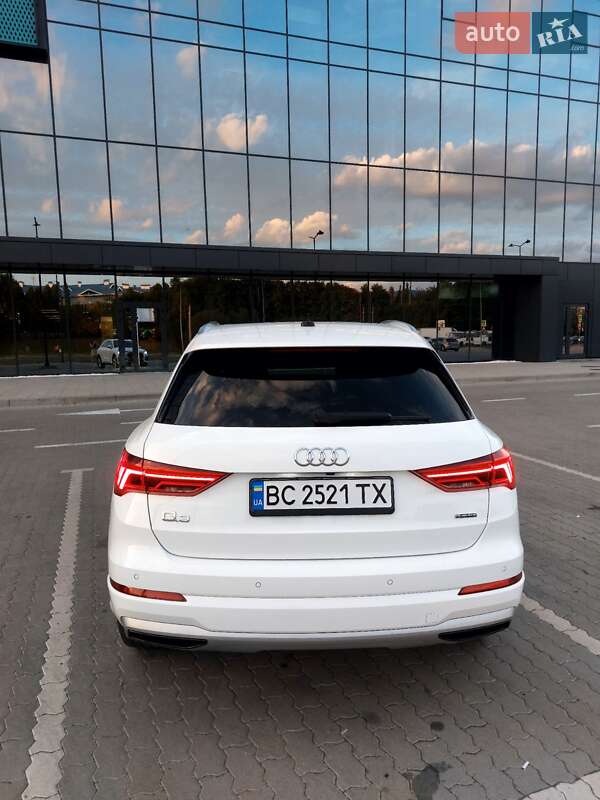 Внедорожник / Кроссовер Audi Q3 2021 в Львове