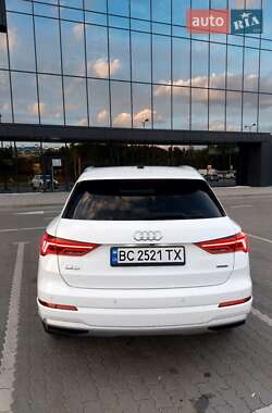 Внедорожник / Кроссовер Audi Q3 2021 в 