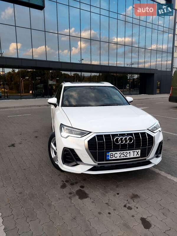 Внедорожник / Кроссовер Audi Q3 2021 в Львове