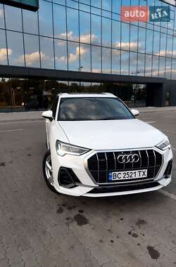 Внедорожник / Кроссовер Audi Q3 2021 в 