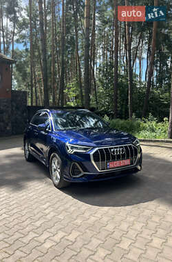Внедорожник / Кроссовер Audi Q3 2021 в 