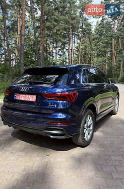 Внедорожник / Кроссовер Audi Q3 2021 в 
