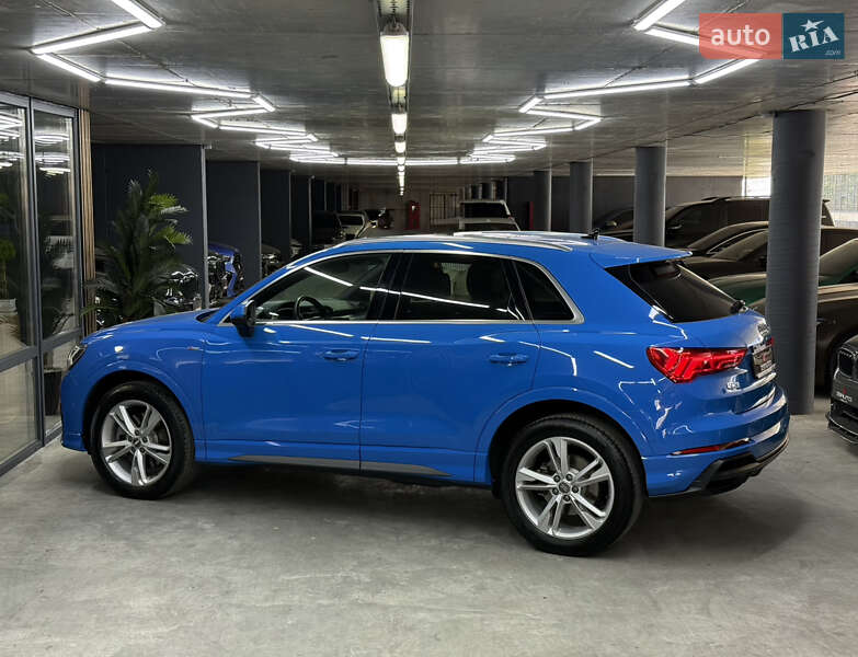 Внедорожник / Кроссовер Audi Q3 2019 в Одессе
