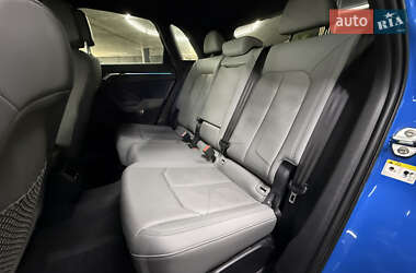 Внедорожник / Кроссовер Audi Q3 2019 в 