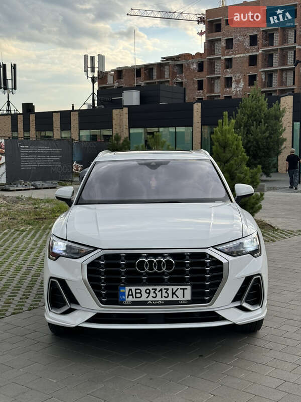 Внедорожник / Кроссовер Audi Q3 2019 в Хмельницком