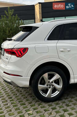 Внедорожник / Кроссовер Audi Q3 2019 в 