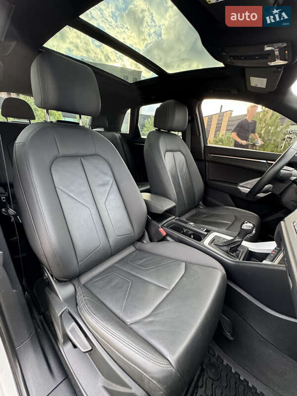 Внедорожник / Кроссовер Audi Q3 2019 в Хмельницком
