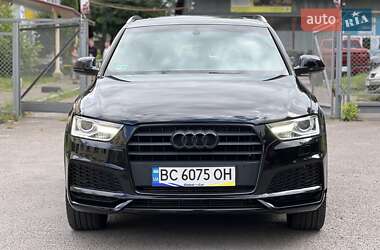 Внедорожник / Кроссовер Audi Q3 2016 в 