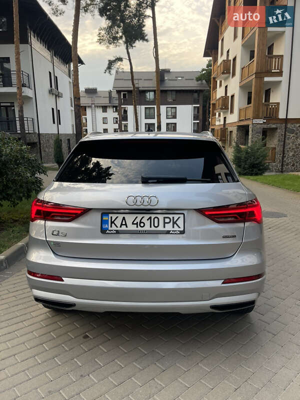 Внедорожник / Кроссовер Audi Q3 2020 в Киеве