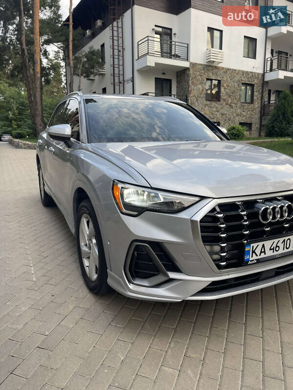 Внедорожник / Кроссовер Audi Q3 2020 в Киеве