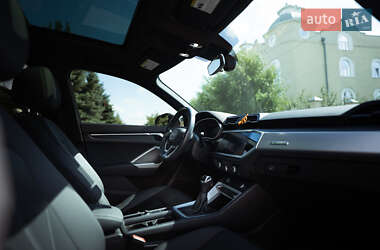 Внедорожник / Кроссовер Audi Q3 2020 в 
