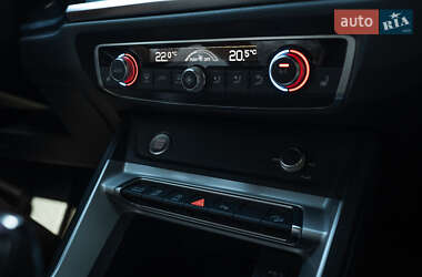 Внедорожник / Кроссовер Audi Q3 2020 в 