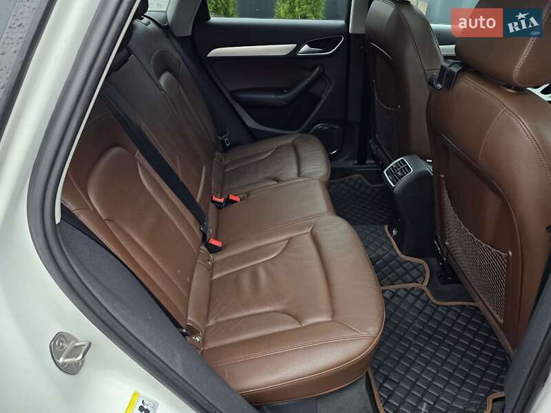 Внедорожник / Кроссовер Audi Q3 2015 в Тернополе