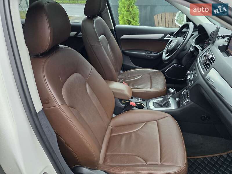 Внедорожник / Кроссовер Audi Q3 2015 в Тернополе