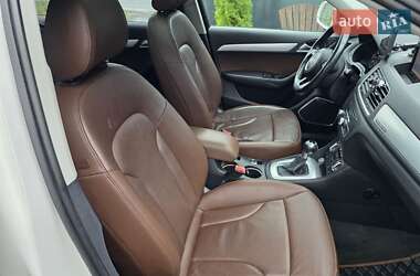 Внедорожник / Кроссовер Audi Q3 2015 в 