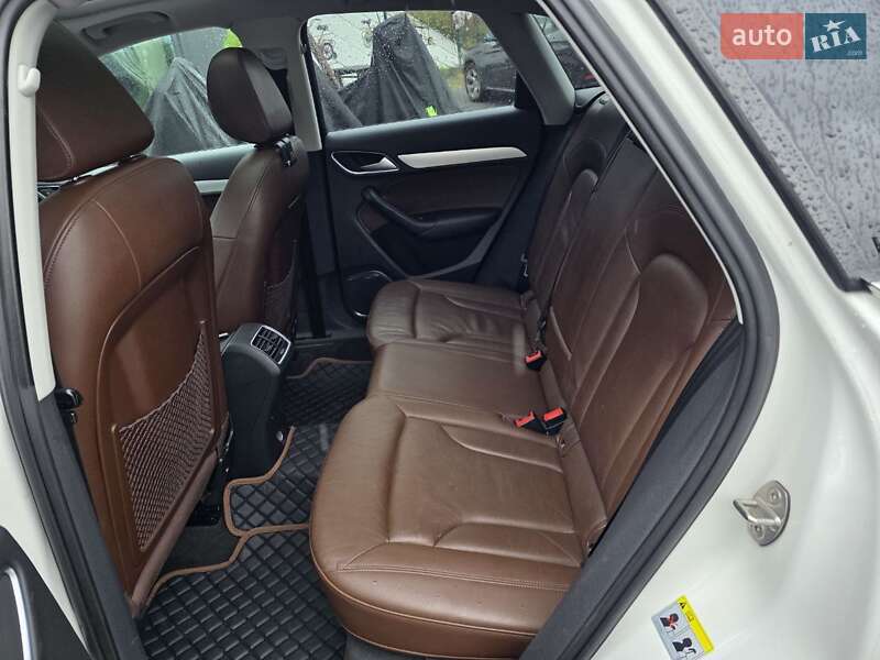 Внедорожник / Кроссовер Audi Q3 2015 в Тернополе