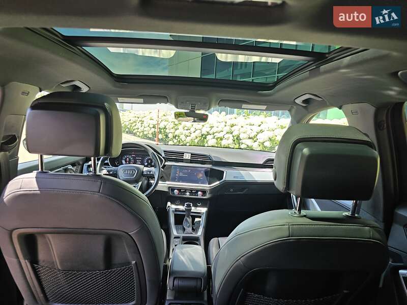 Внедорожник / Кроссовер Audi Q3 2020 в Киеве
