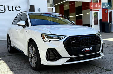 Внедорожник / Кроссовер Audi Q3 2021 в 