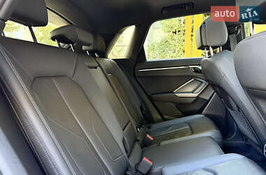 Внедорожник / Кроссовер Audi Q3 2021 в 