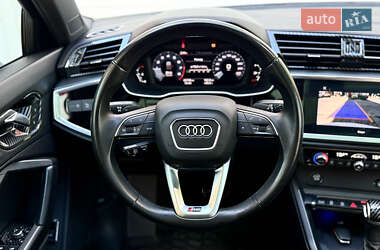 Внедорожник / Кроссовер Audi Q3 2021 в 