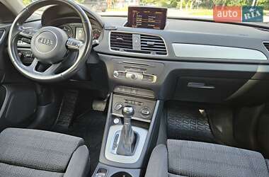 Внедорожник / Кроссовер Audi Q3 2017 в 