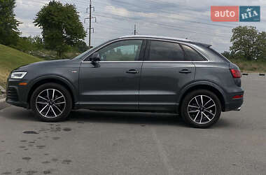 Внедорожник / Кроссовер Audi Q3 2017 в 
