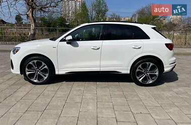 Внедорожник / Кроссовер Audi Q3 2023 в 