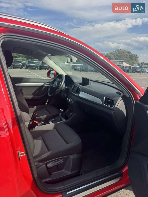 Внедорожник / Кроссовер Audi Q3 2016 в Киеве