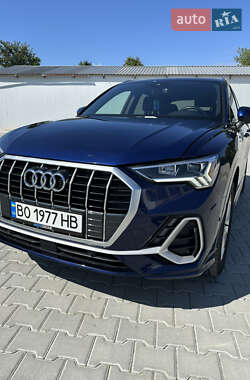 Внедорожник / Кроссовер Audi Q3 2020 в 