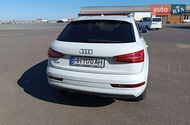 Позашляховик / Кросовер Audi Q3 2017 в 
