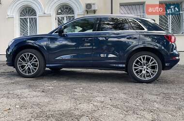 Внедорожник / Кроссовер Audi Q3 2019 в 