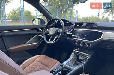 Внедорожник / Кроссовер Audi Q3 2019 в 