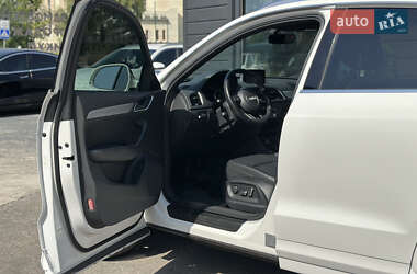 Внедорожник / Кроссовер Audi Q3 2016 в 