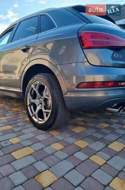 Внедорожник / Кроссовер Audi Q3 2016 в 