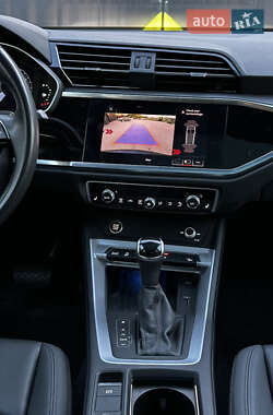 Позашляховик / Кросовер Audi Q3 2020 в 