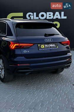 Позашляховик / Кросовер Audi Q3 2020 в 