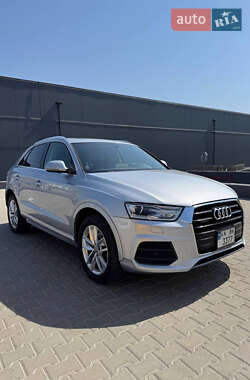 Внедорожник / Кроссовер Audi Q3 2016 в 
