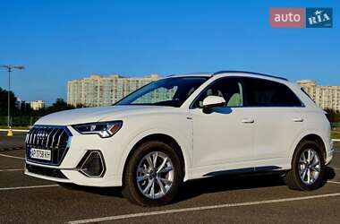 Внедорожник / Кроссовер Audi Q3 2022 в 