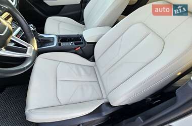 Внедорожник / Кроссовер Audi Q3 2022 в 