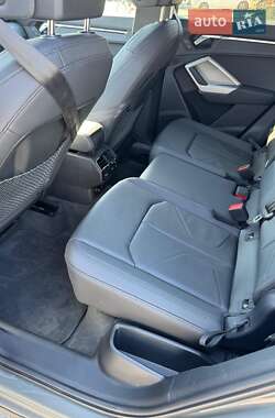Внедорожник / Кроссовер Audi Q3 2024 в 