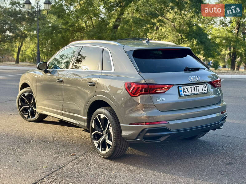 Внедорожник / Кроссовер Audi Q3 2021 в Одессе