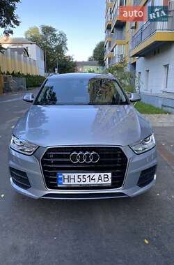 Позашляховик / Кросовер Audi Q3 2017 в 