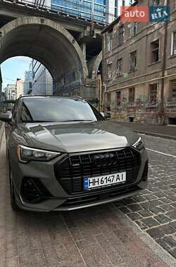Внедорожник / Кроссовер Audi Q3 2021 в 