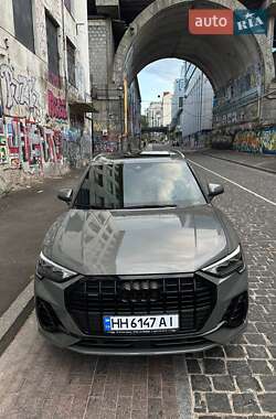 Внедорожник / Кроссовер Audi Q3 2021 в 