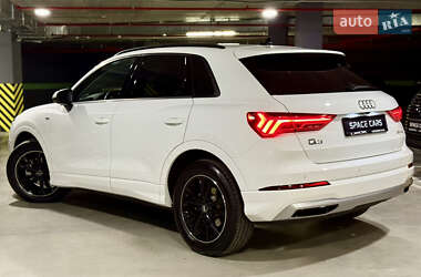Внедорожник / Кроссовер Audi Q3 2022 в 