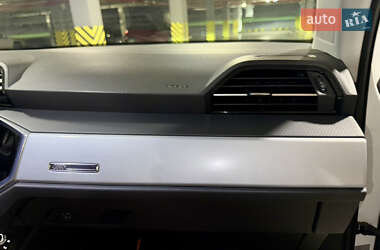 Внедорожник / Кроссовер Audi Q3 2022 в 